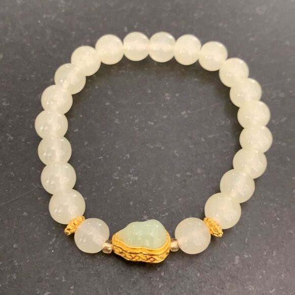 Asian-Style Green Beaded Stretch Bracelet, Jade / Aventurine Look, Gift-Ready - Picture 3 of 7